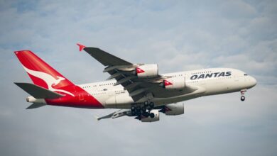 Un vuelo a Estados Unidos tuvo que aterrizar en Tahití por un pasajero violento Un vuelo a Estados Unidos tuvo que aterrizar en Tahití por un pasajero violento